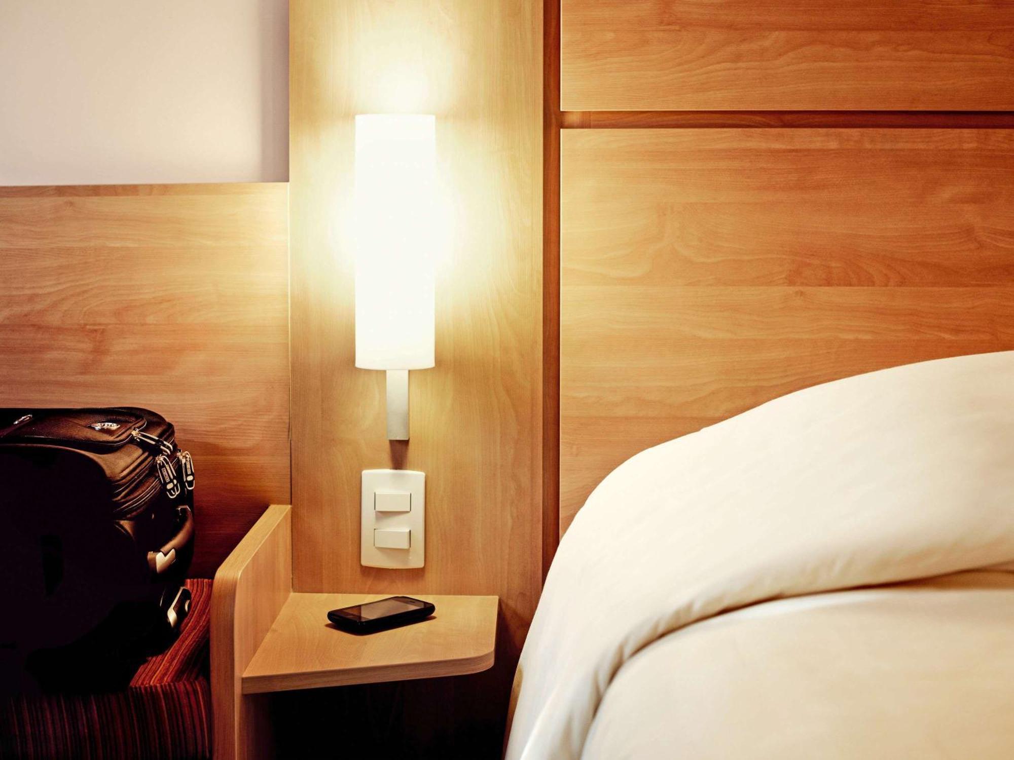 Ibis Canoas Shopping Hotel 3*
