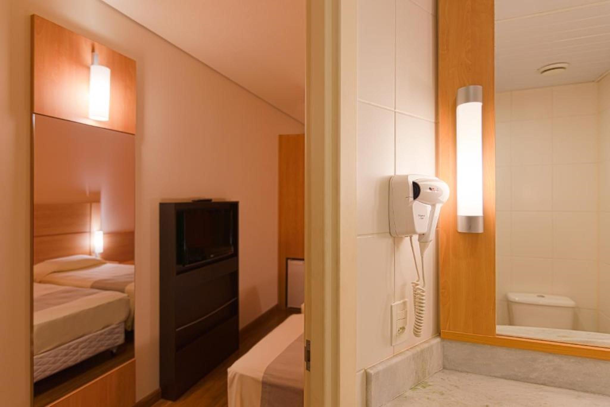 Ibis Canoas Shopping Hotel