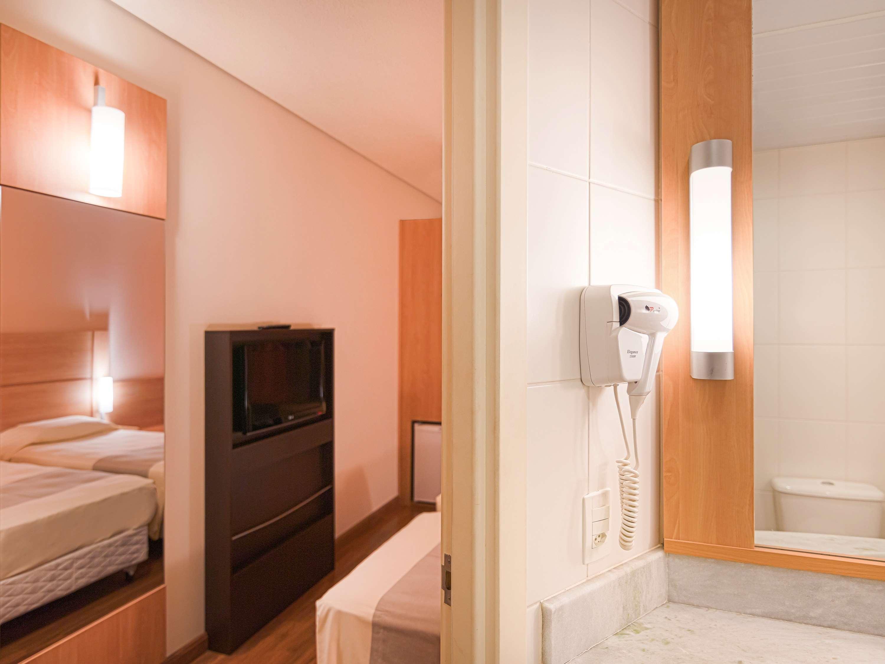 Hotel Ibis Canoas Shopping 3*